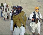 آخندزاده: پدران برخی قوماندانان طالبان اعضای شورای عالی صلح اند 